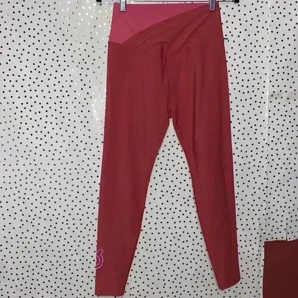 Peloton Pink Leggings - Picture 2 of 8